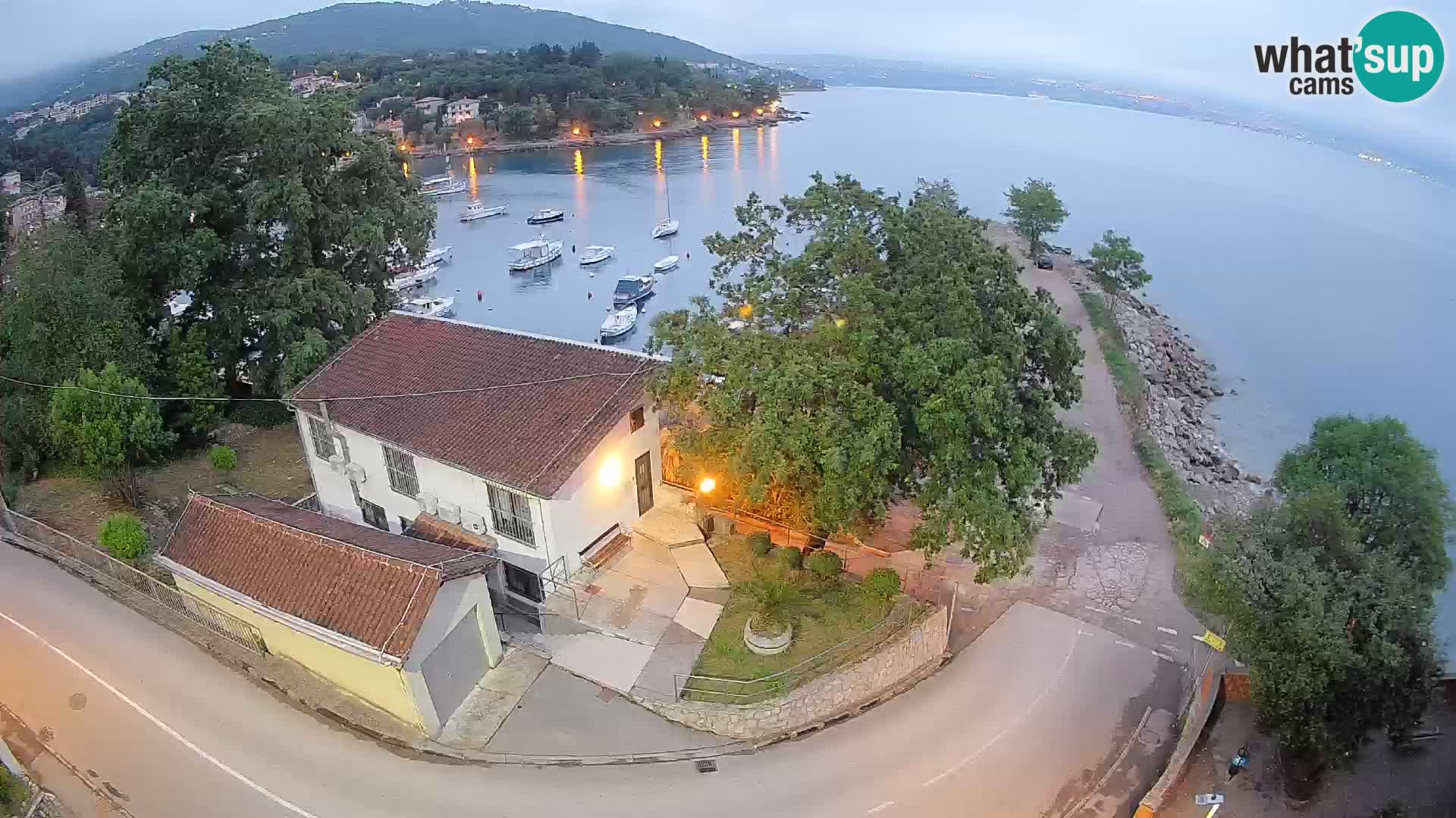 Ika Harbor Webcam – LIVE View of the Harbor and Opatija Lights