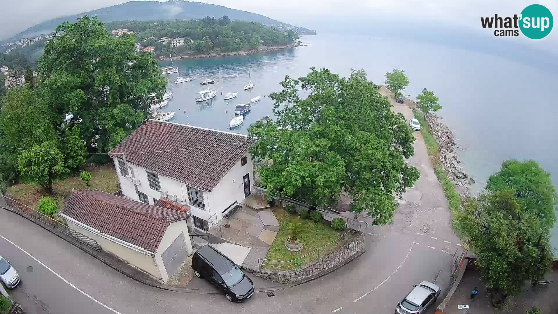 Web kamera luka Ika – Pogled uživo na luku i svjetla Opatije