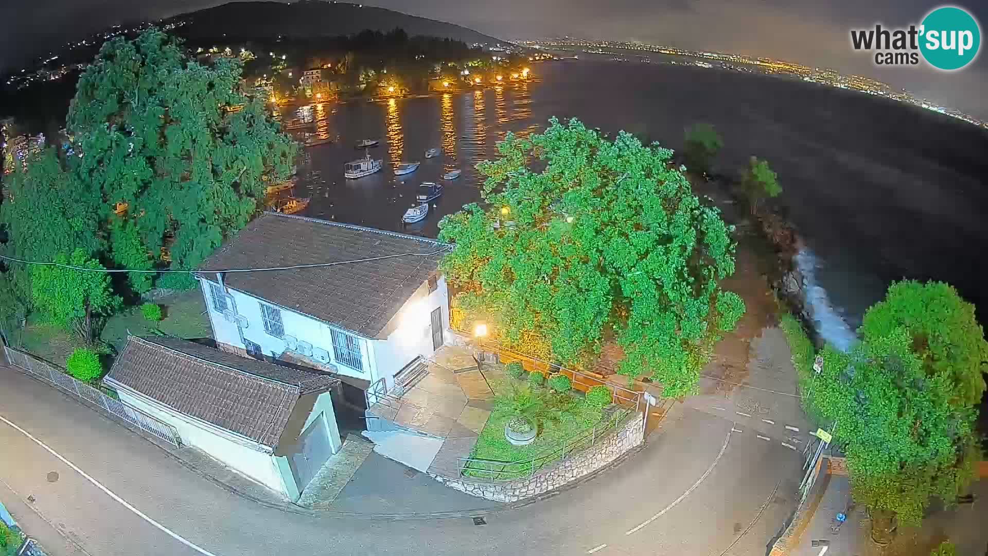 Ika Harbor Webcam – LIVE View of the Harbor and Opatija Lights
