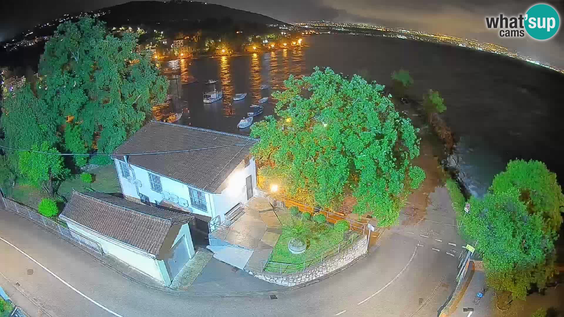 Ika Harbor Webcam – LIVE View of the Harbor and Opatija Lights