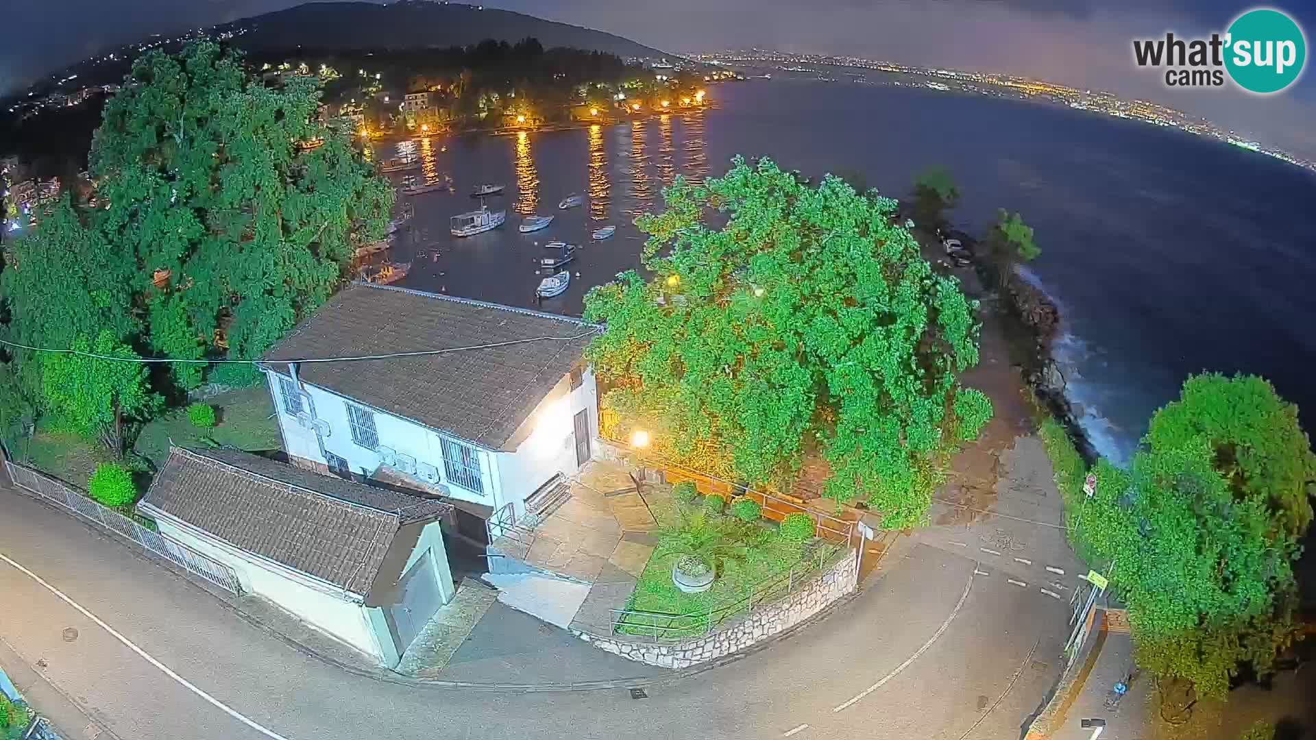 Ika Harbor Webcam – LIVE View of the Harbor and Opatija Lights