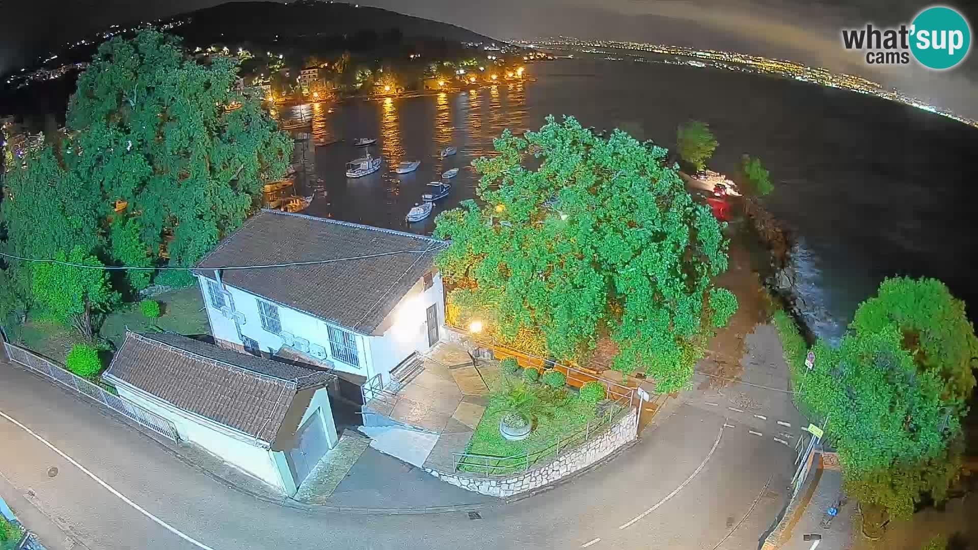 Ika Harbor Webcam – LIVE View of the Harbor and Opatija Lights