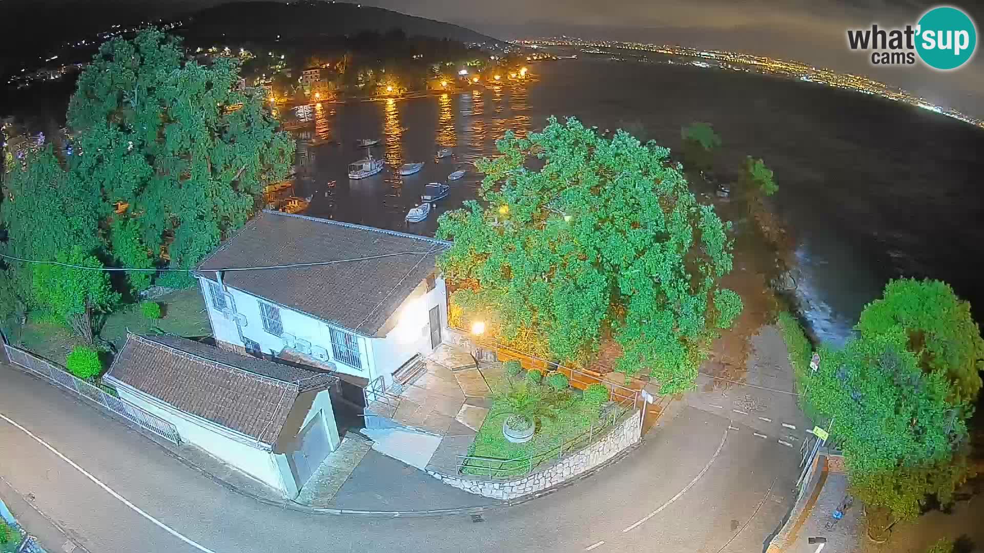 Ika Harbor Webcam – LIVE View of the Harbor and Opatija Lights
