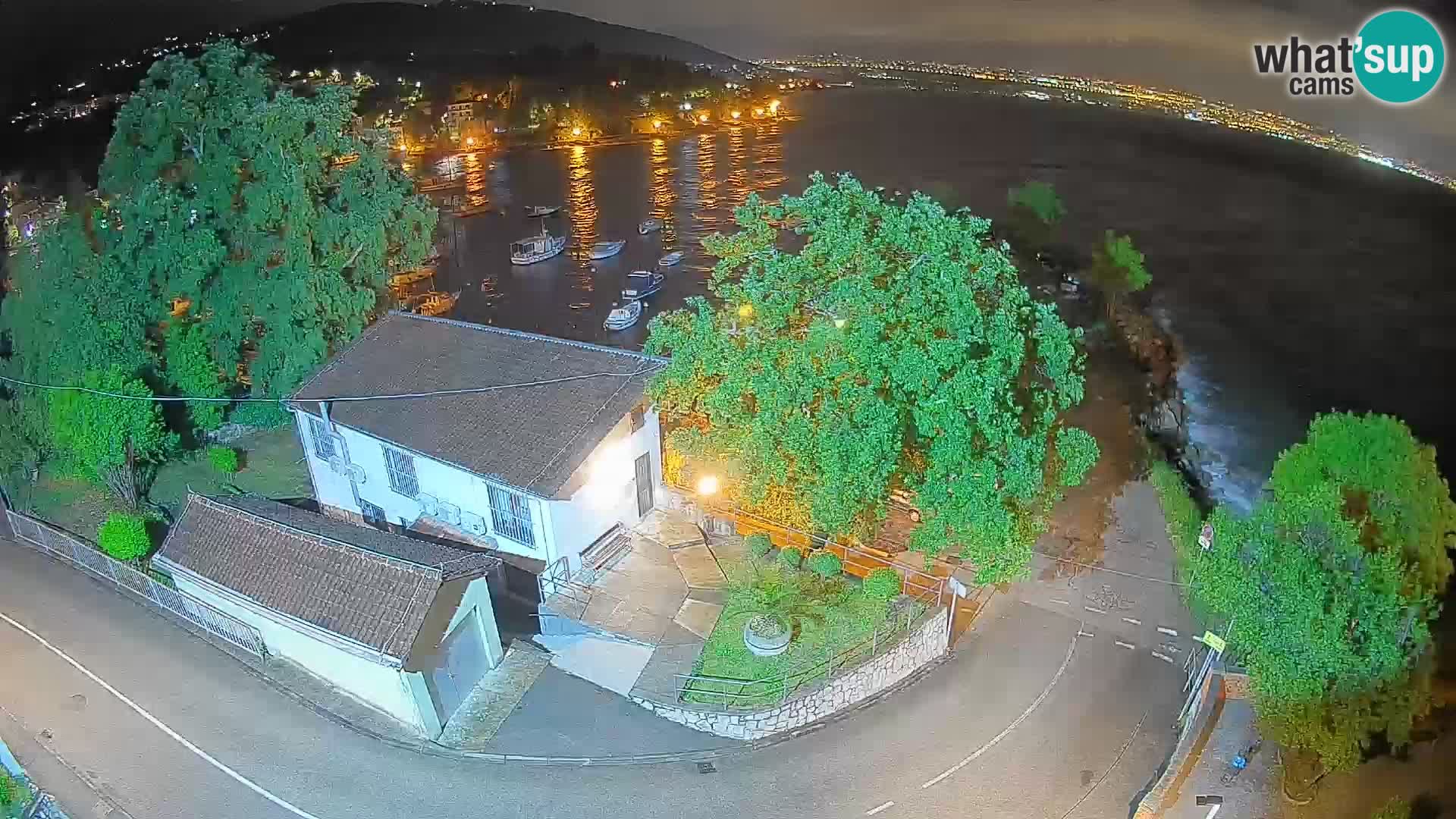 Ika Harbor Webcam – LIVE View of the Harbor and Opatija Lights