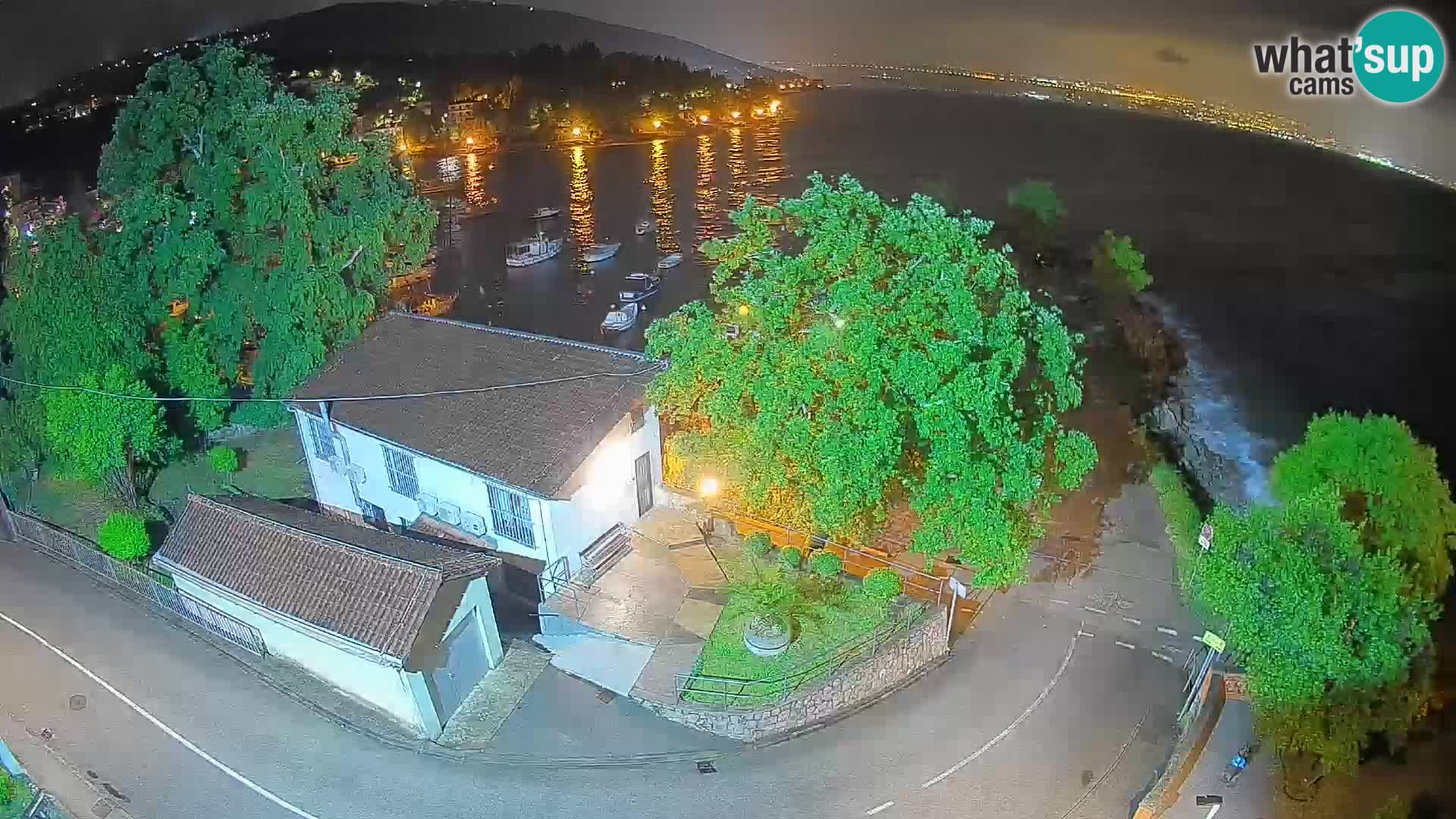Ika Harbor Webcam – LIVE View of the Harbor and Opatija Lights