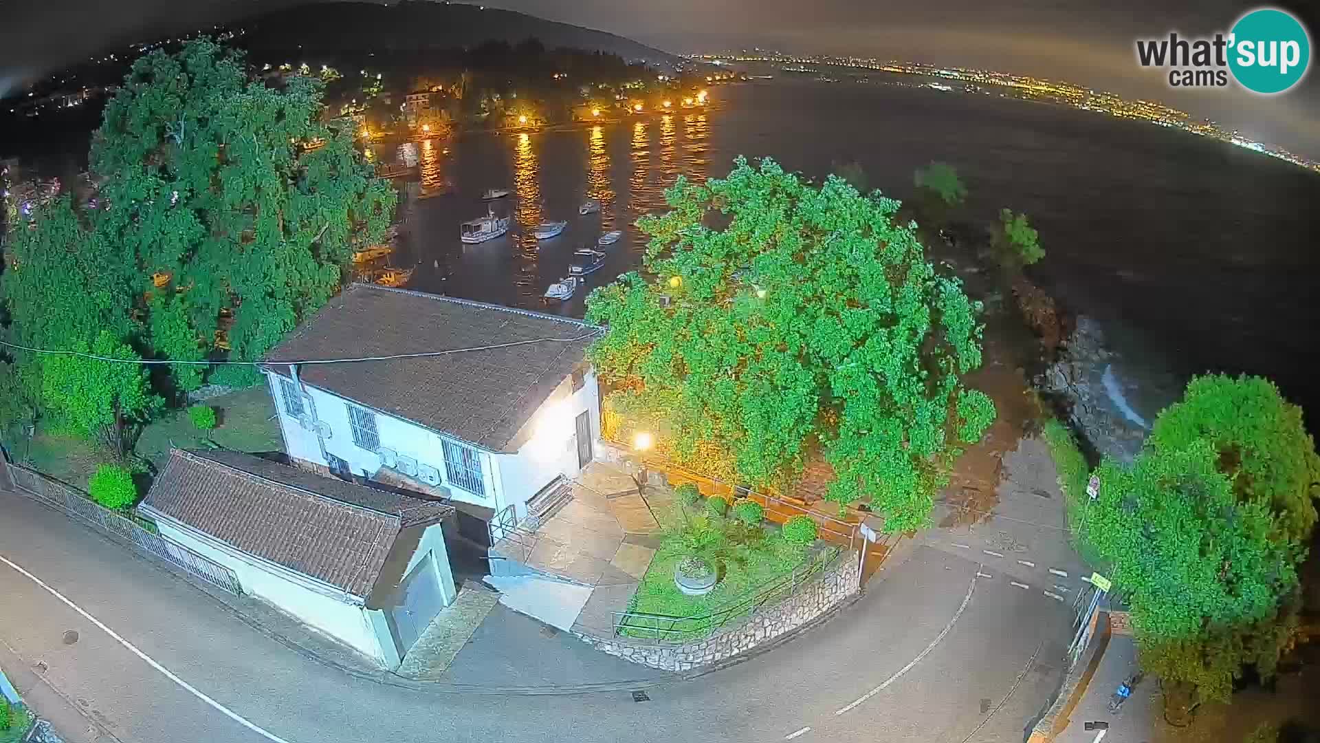 Ika Harbor Webcam – LIVE View of the Harbor and Opatija Lights