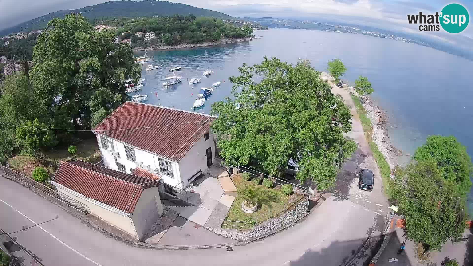 Web kamera luka Ika – Pogled uživo na luku i svjetla Opatije