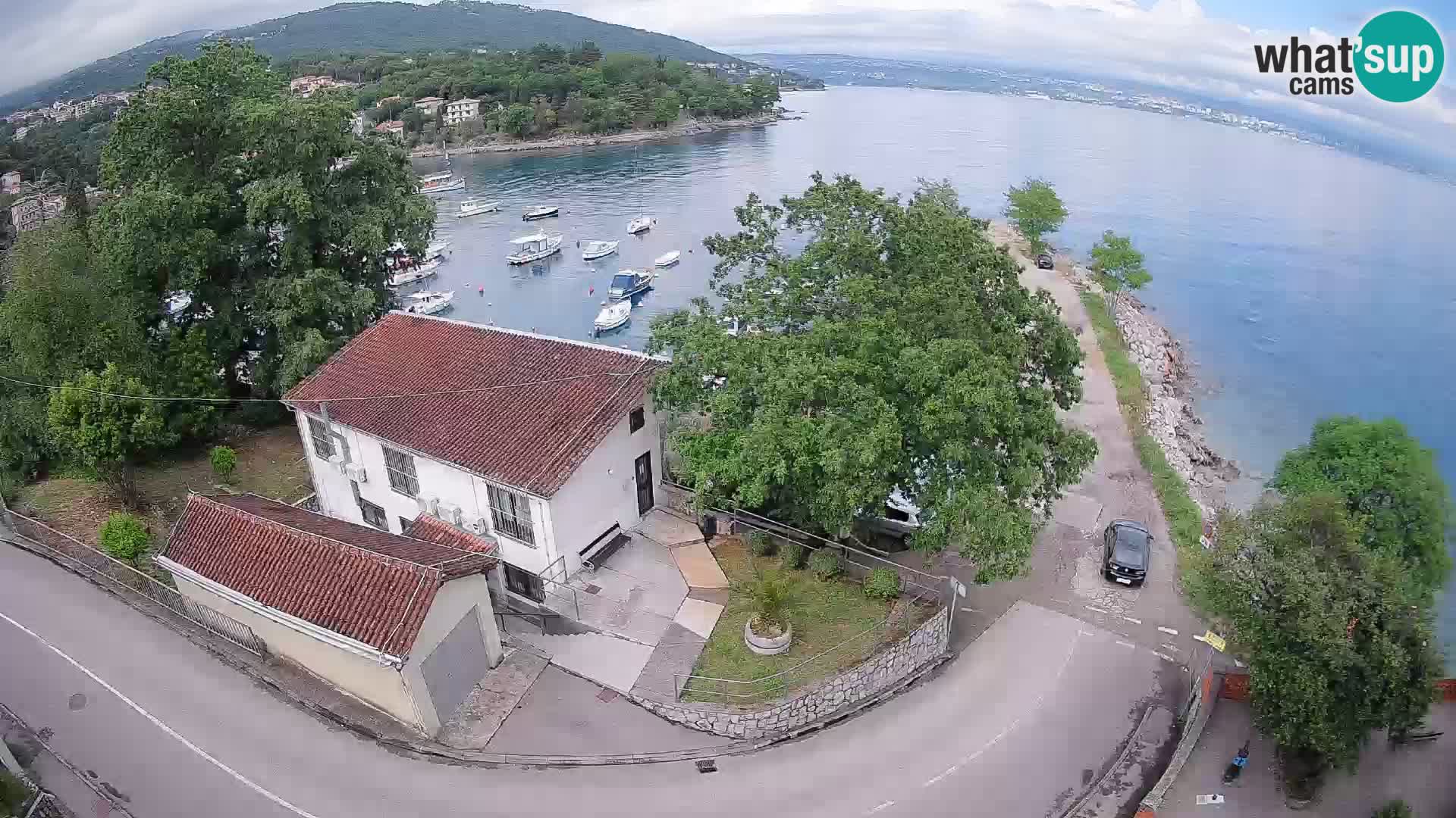 Web kamera luka Ika – Pogled uživo na luku i svjetla Opatije
