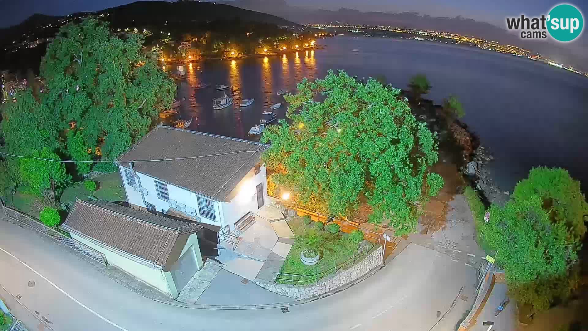Ika Harbor Webcam – LIVE View of the Harbor and Opatija Lights