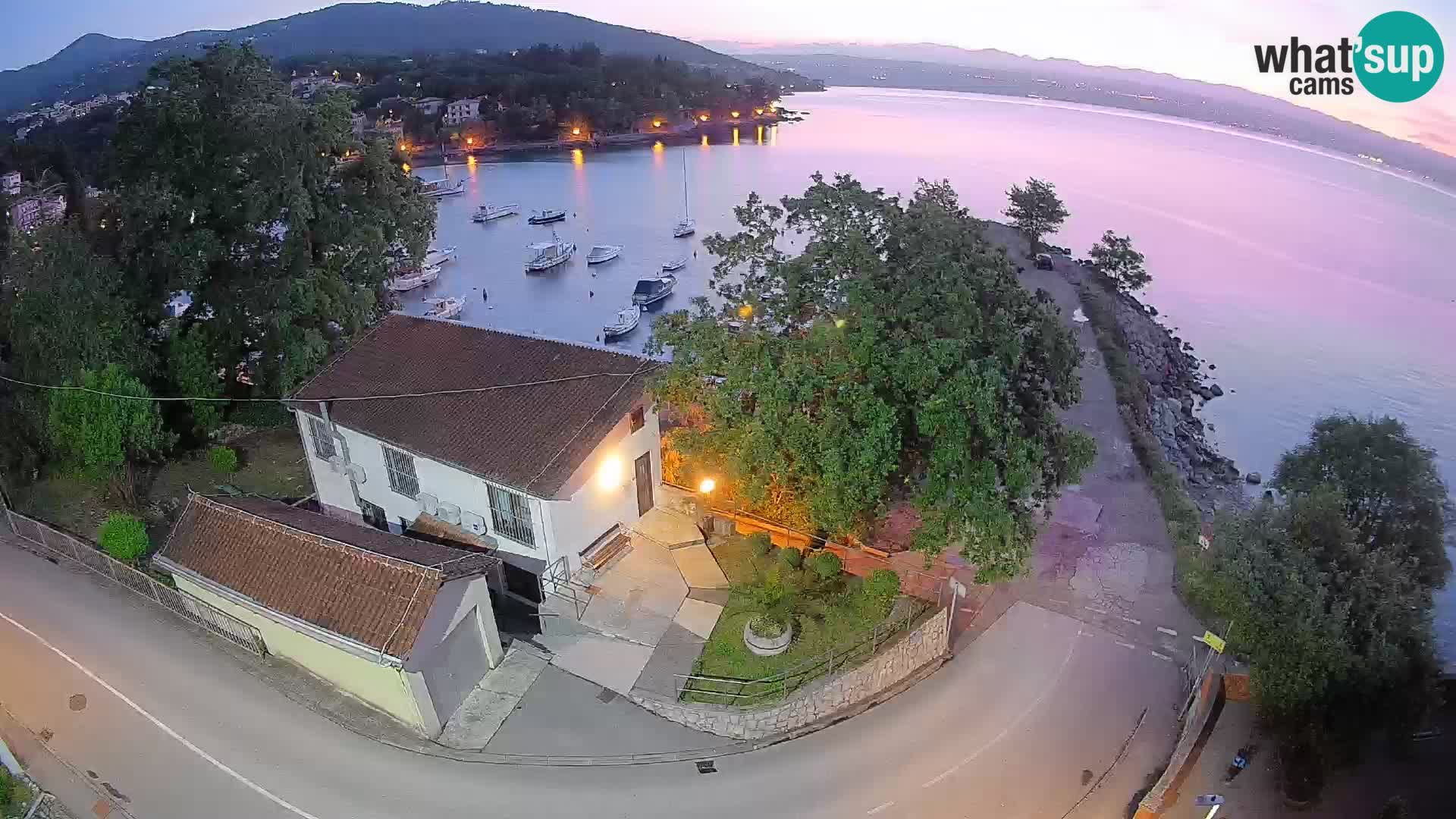 Ika Harbor Webcam – LIVE View of the Harbor and Opatija Lights