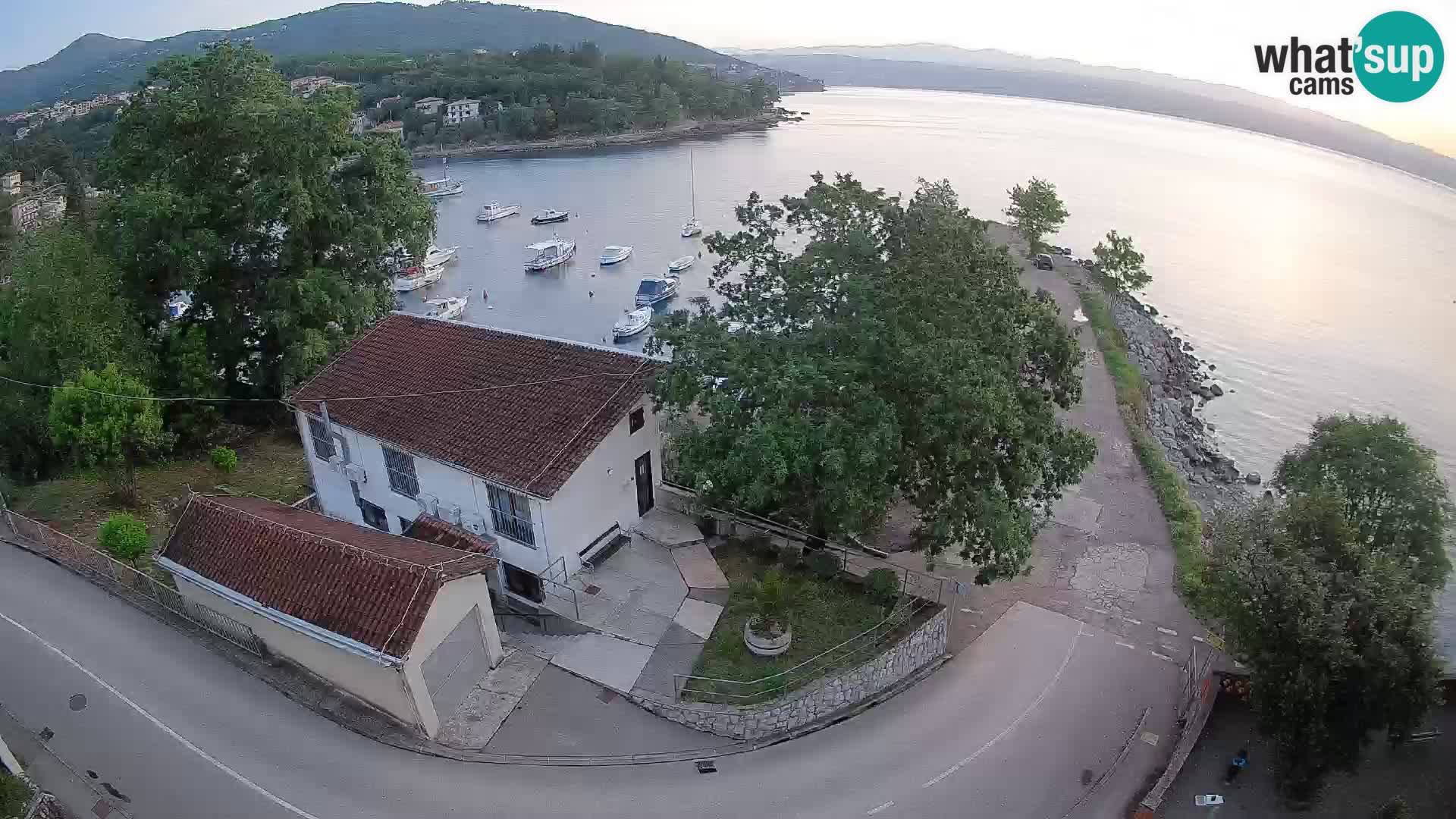 Ika Harbor Webcam – LIVE View of the Harbor and Opatija Lights