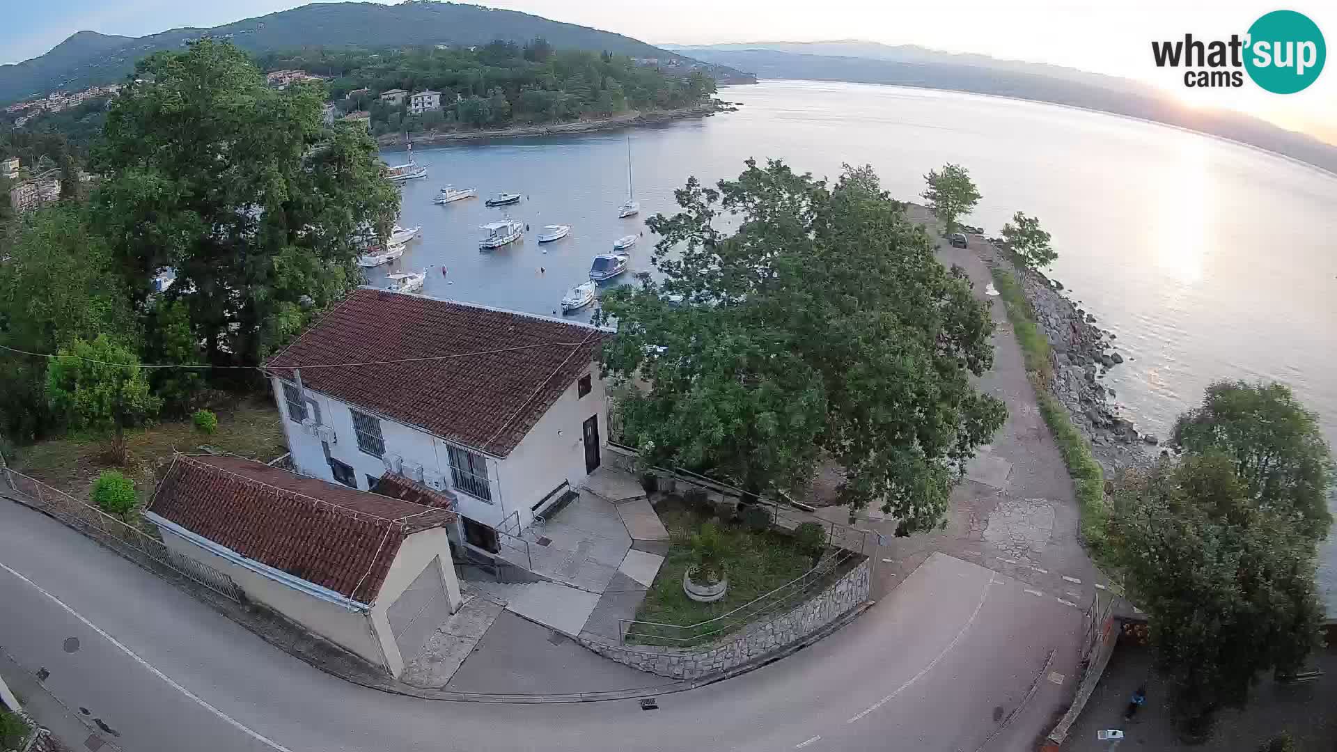 Ika Harbor Webcam – LIVE View of the Harbor and Opatija Lights