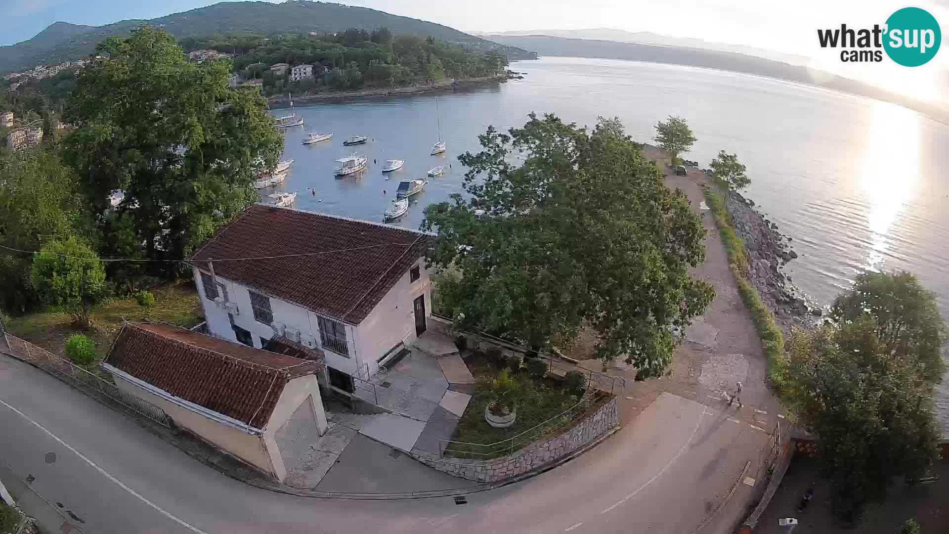 Ika Harbor Webcam – LIVE View of the Harbor and Opatija Lights