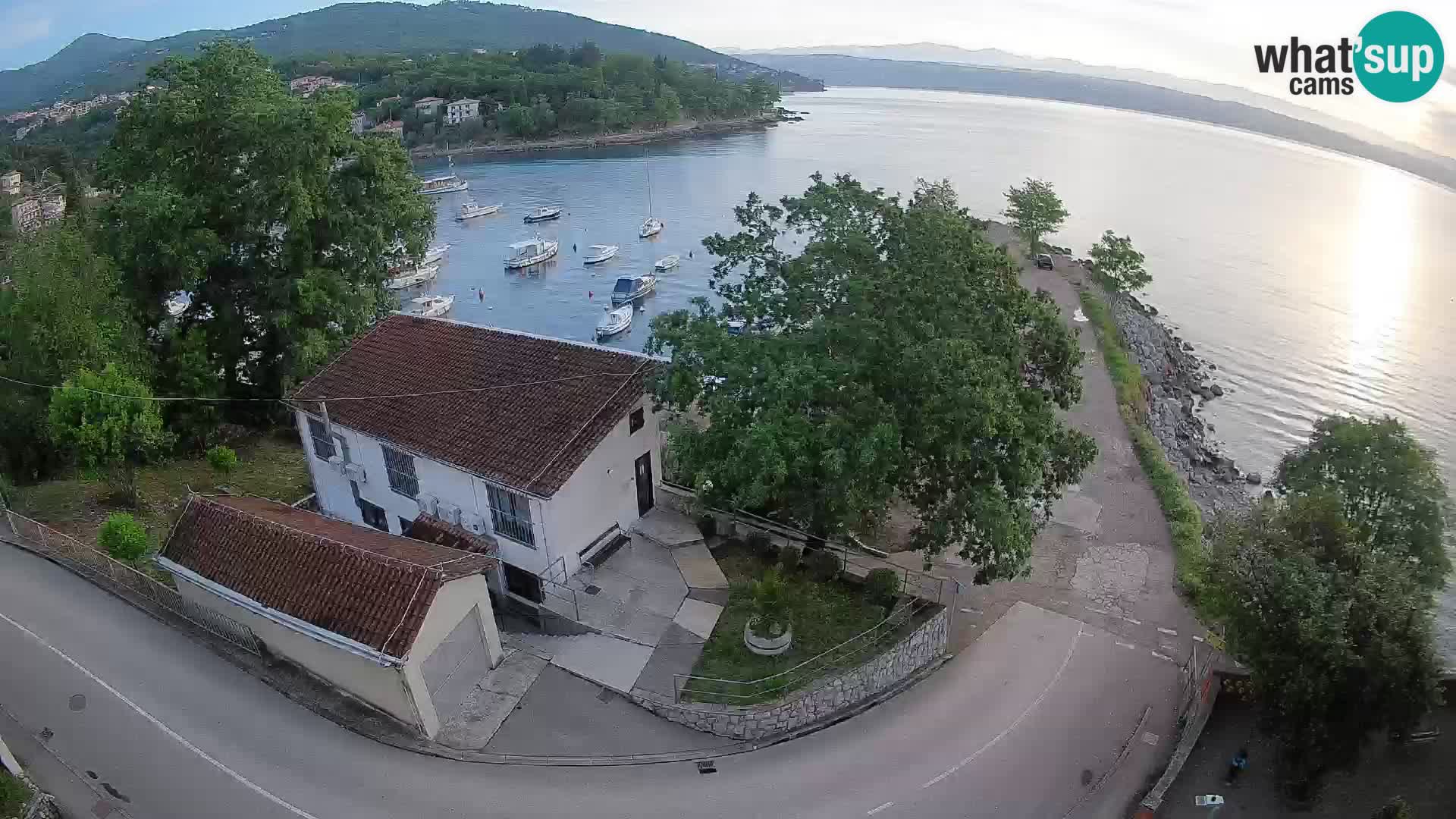 Ika Harbor Webcam – LIVE View of the Harbor and Opatija Lights
