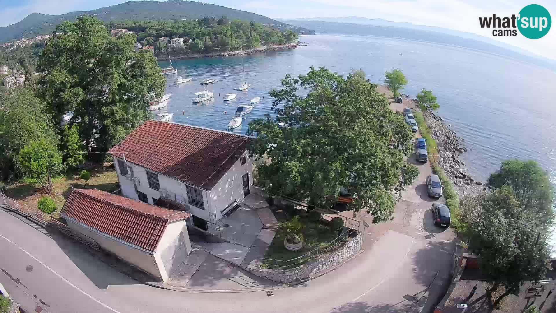Spletna kamera pristanišče Ika – Pogled v živo na pristanišče in luči Opatije