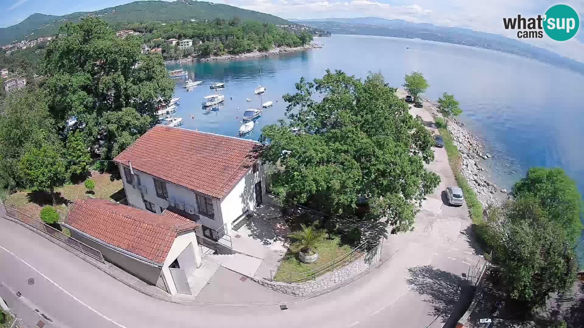 Spletna kamera pristanišče Ika – Pogled v živo na pristanišče in luči Opatije