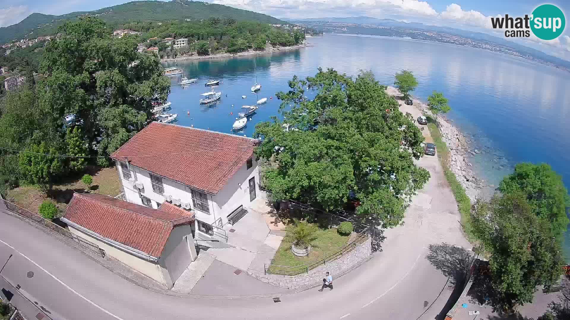 Web kamera luka Ika – Pogled uživo na luku i svjetla Opatije