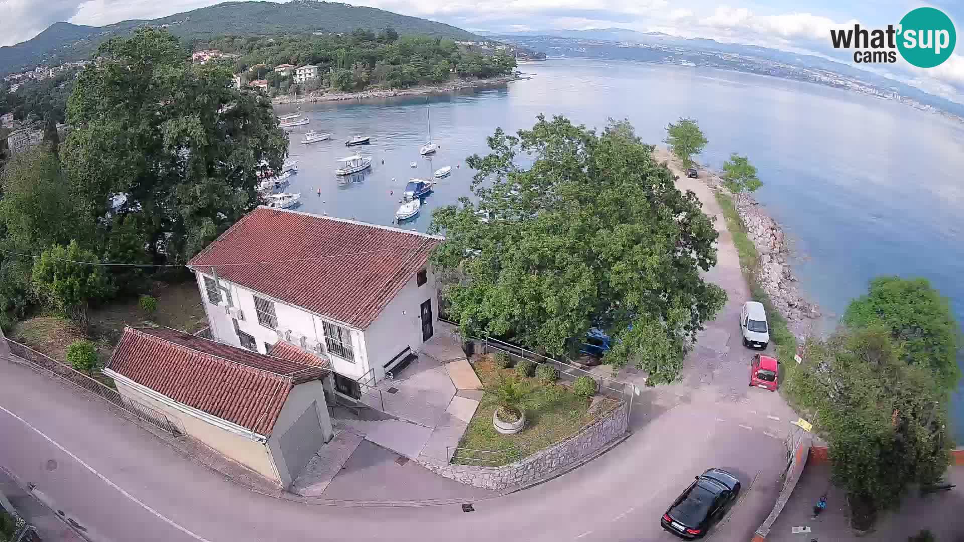 Web kamera luka Ika – Pogled uživo na luku i svjetla Opatije
