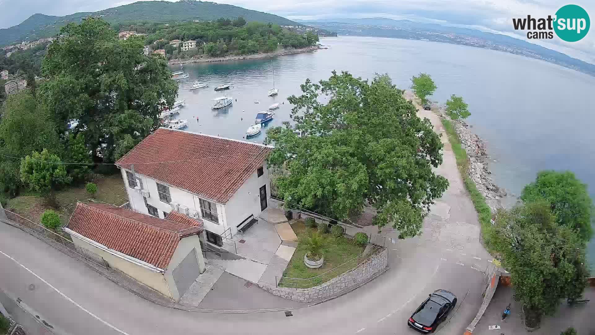 Web kamera luka Ika – Pogled uživo na luku i svjetla Opatije