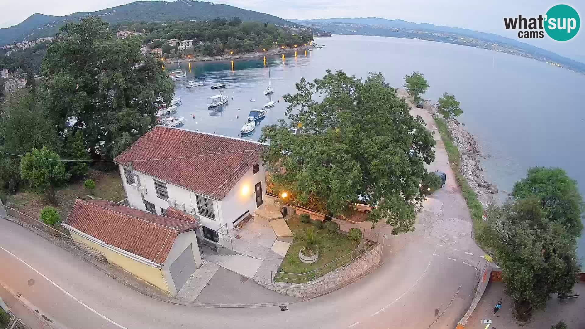 Ika Harbor Webcam – LIVE View of the Harbor and Opatija Lights