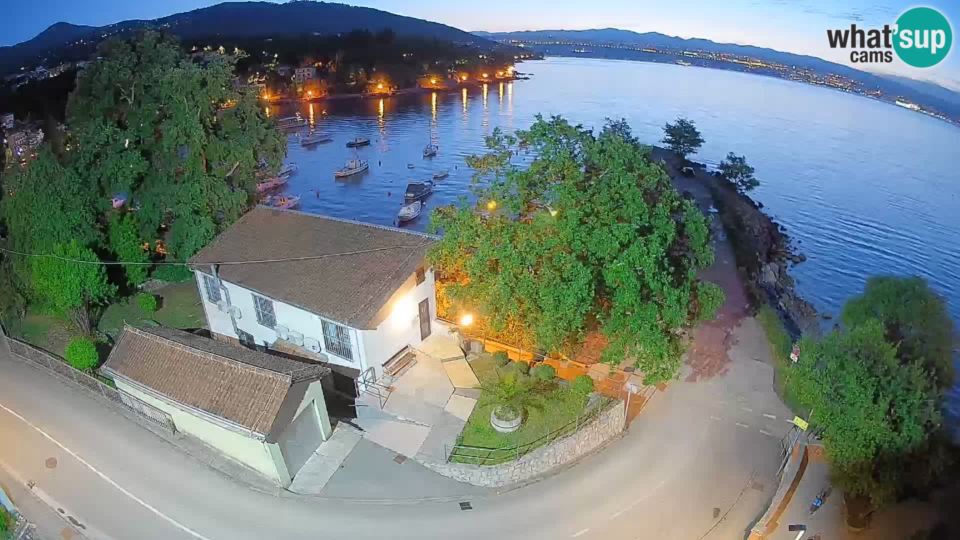Ika Harbor Webcam – LIVE View of the Harbor and Opatija Lights
