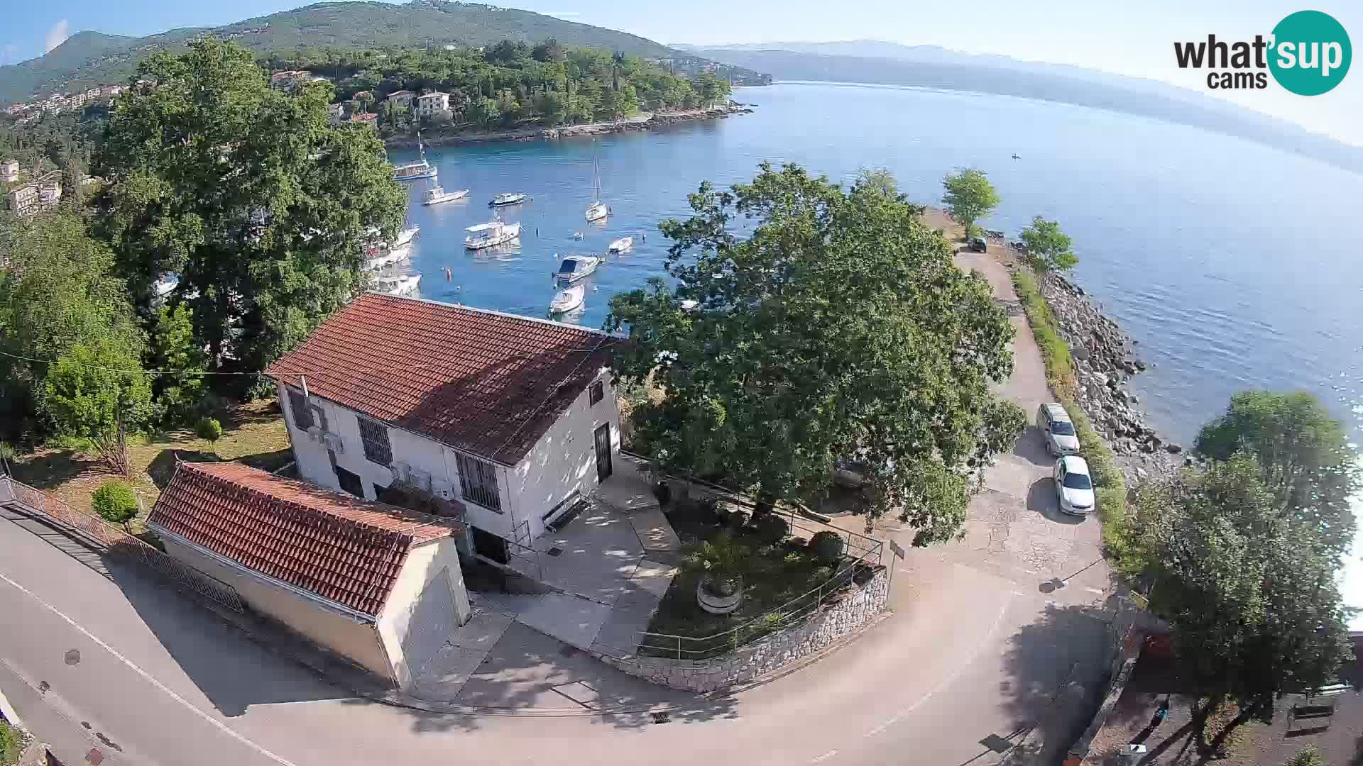 Spletna kamera pristanišče Ika – Pogled v živo na pristanišče in luči Opatije