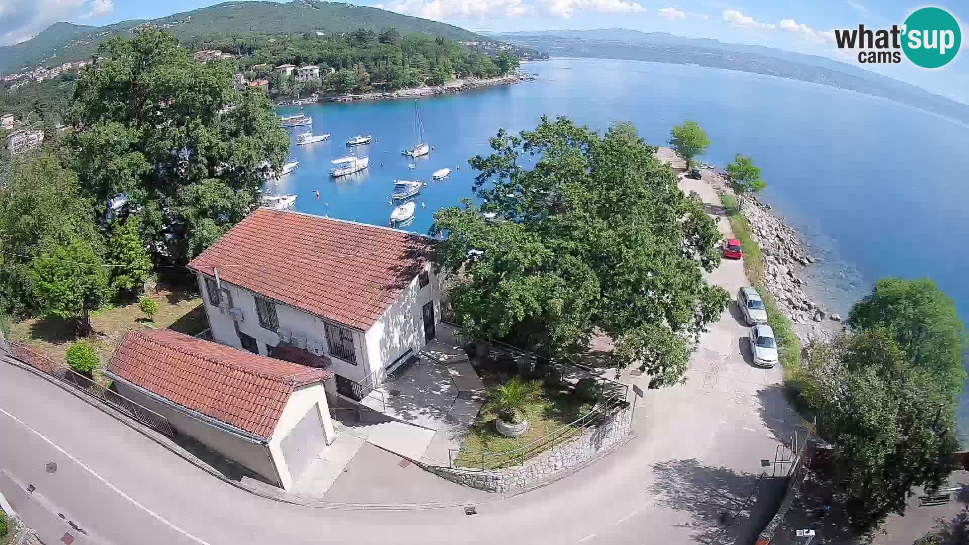 Web kamera luka Ika – Pogled uživo na luku i svjetla Opatije