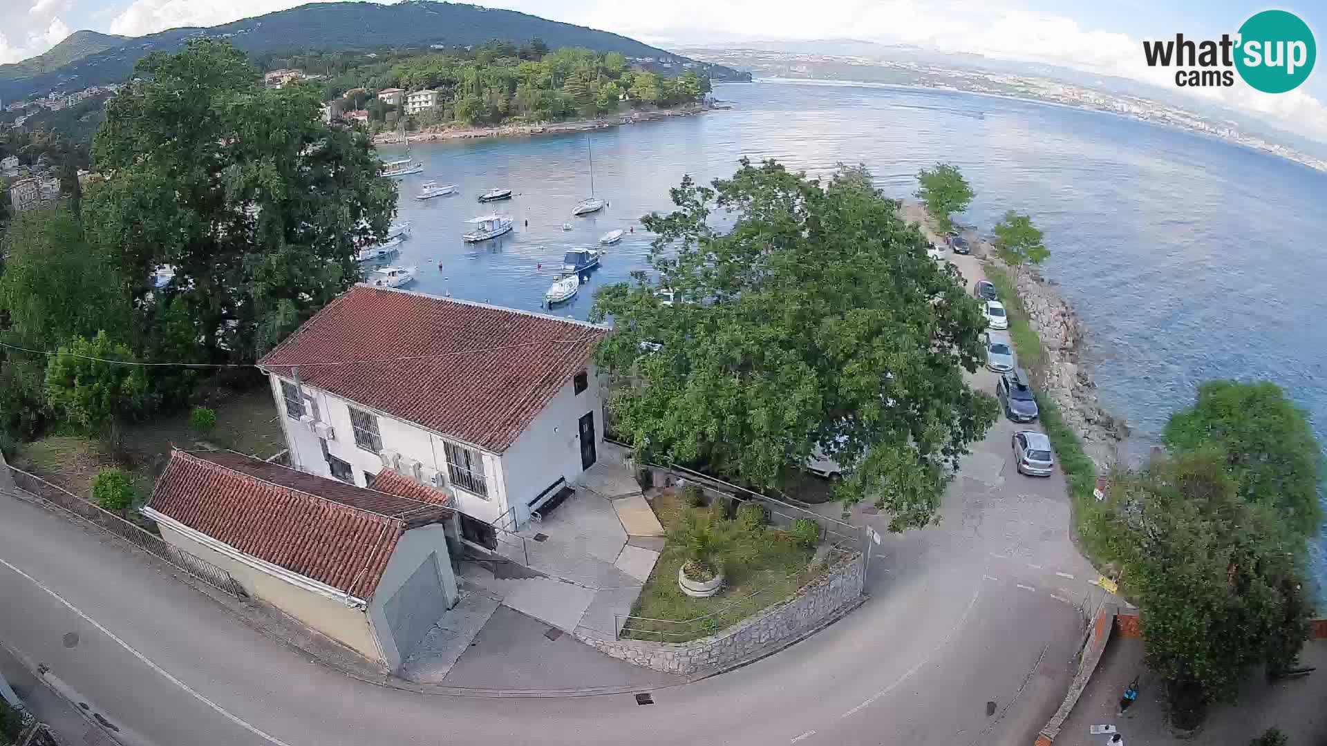 Spletna kamera pristanišče Ika – Pogled v živo na pristanišče in luči Opatije