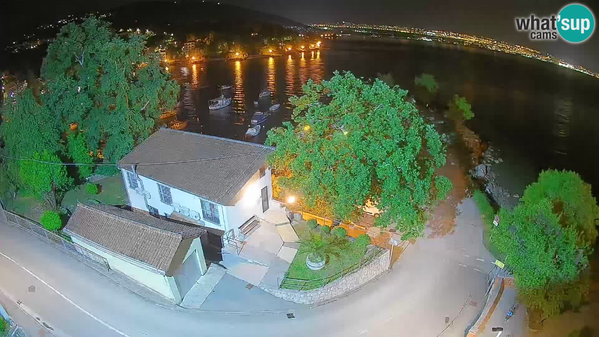 Ika Harbor Webcam – LIVE View of the Harbor and Opatija Lights