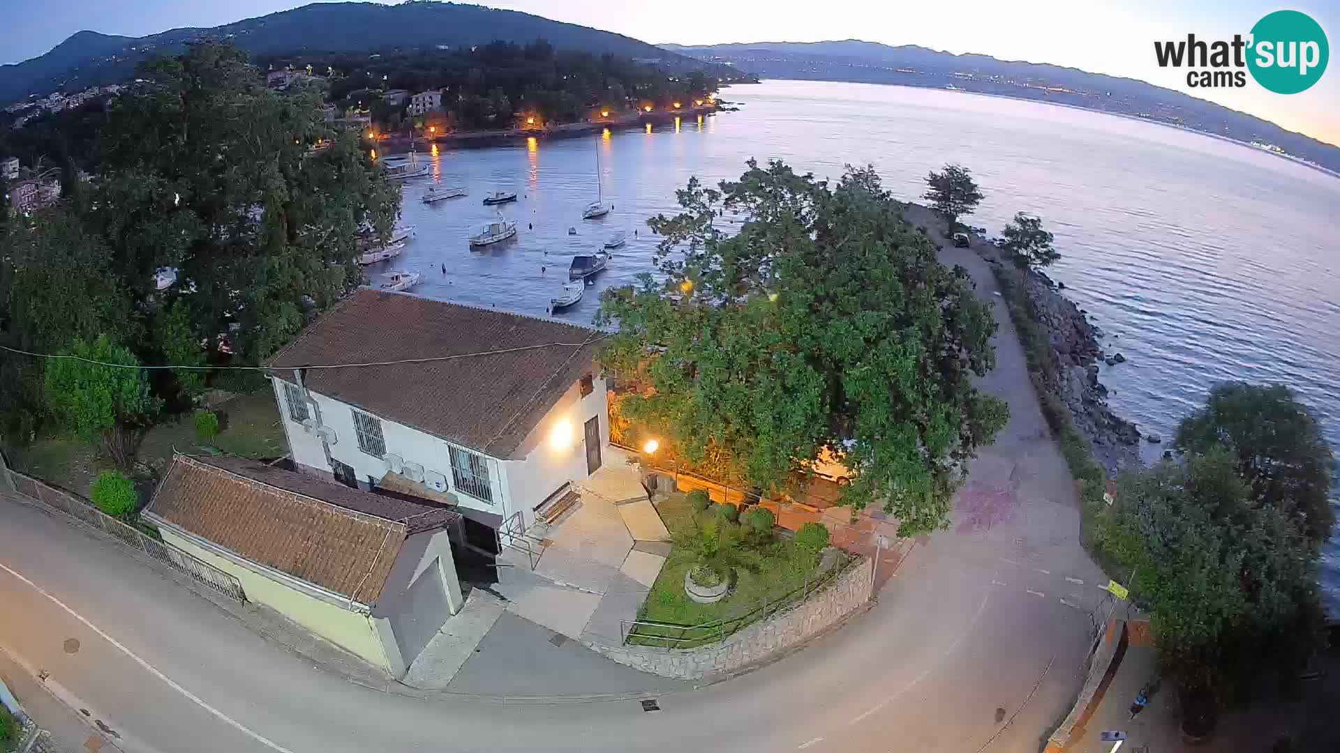 Ika Harbor Webcam – LIVE View of the Harbor and Opatija Lights