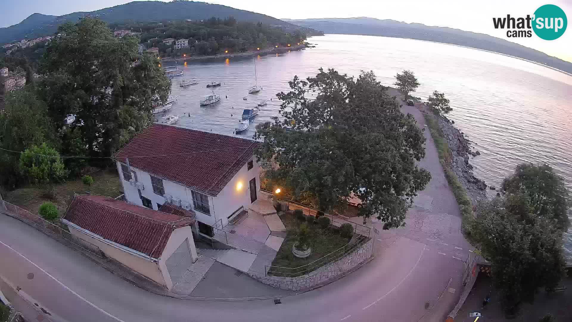 Ika Harbor Webcam – LIVE View of the Harbor and Opatija Lights