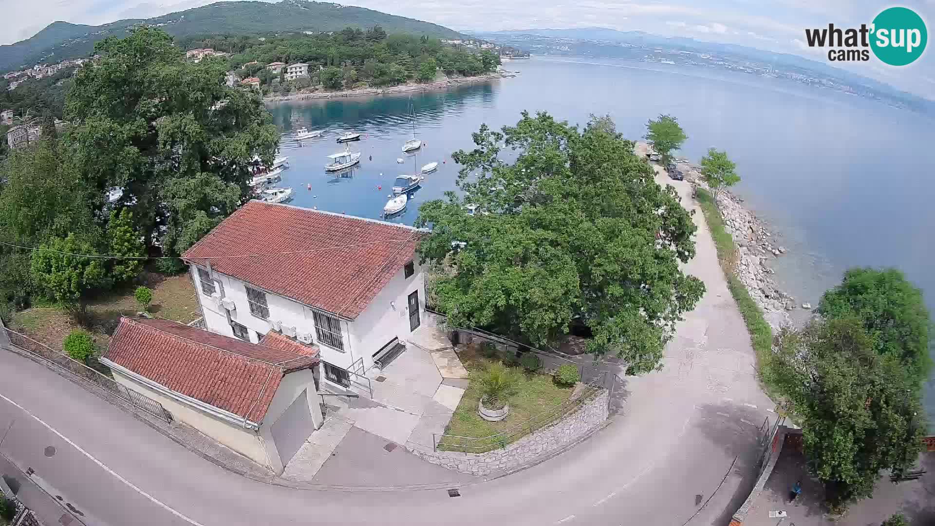 Web kamera luka Ika – Pogled uživo na luku i svjetla Opatije