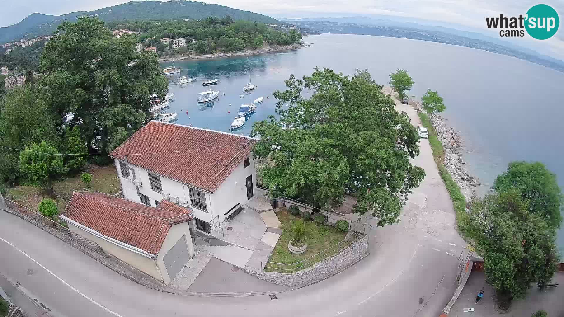 Web kamera luka Ika – Pogled uživo na luku i svjetla Opatije