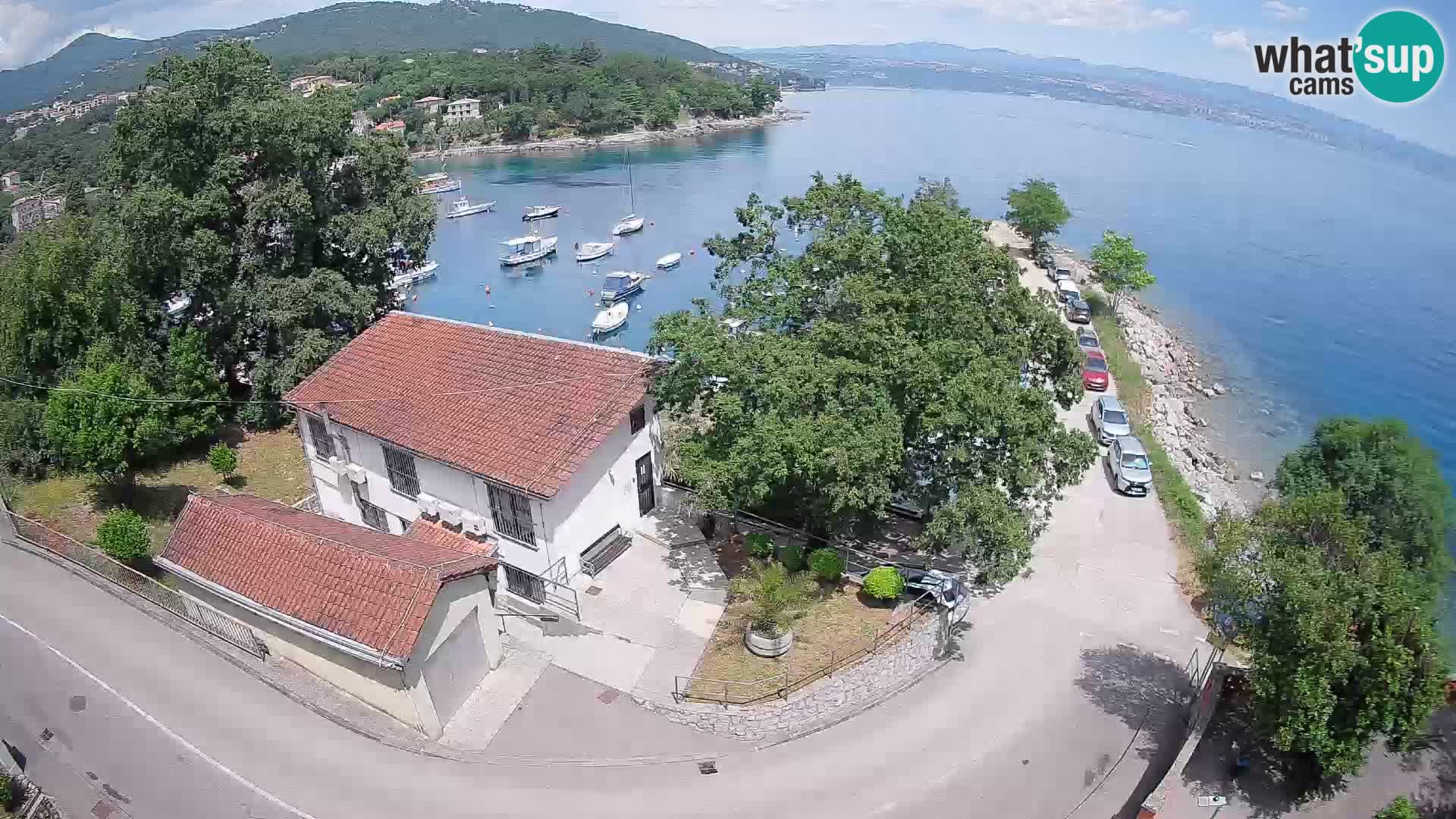 Web kamera luka Ika – Pogled uživo na luku i svjetla Opatije