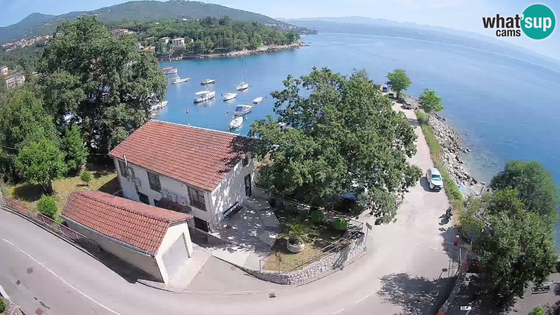 Web kamera luka Ika – Pogled uživo na luku i svjetla Opatije