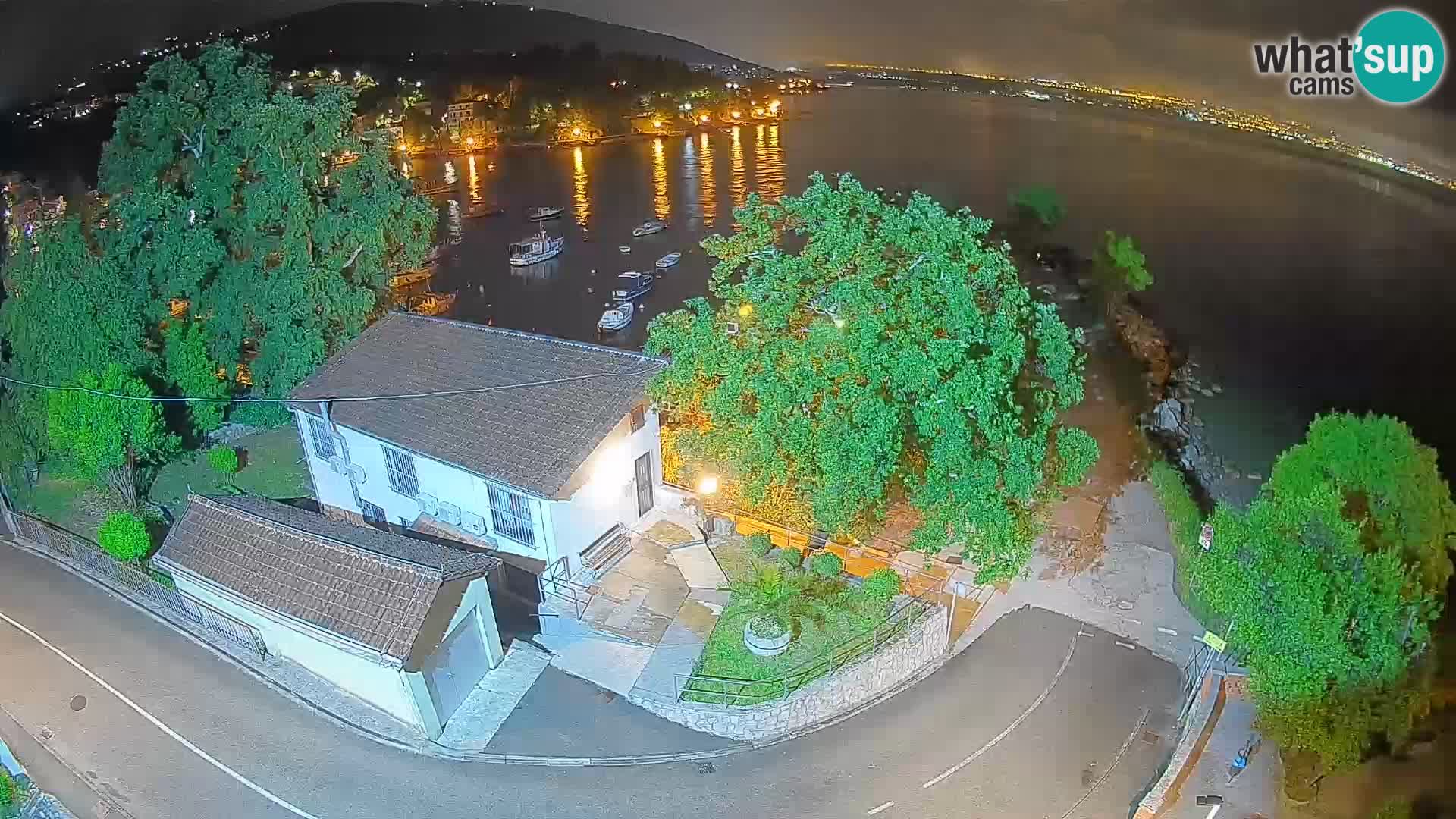 Ika Harbor Webcam – LIVE View of the Harbor and Opatija Lights