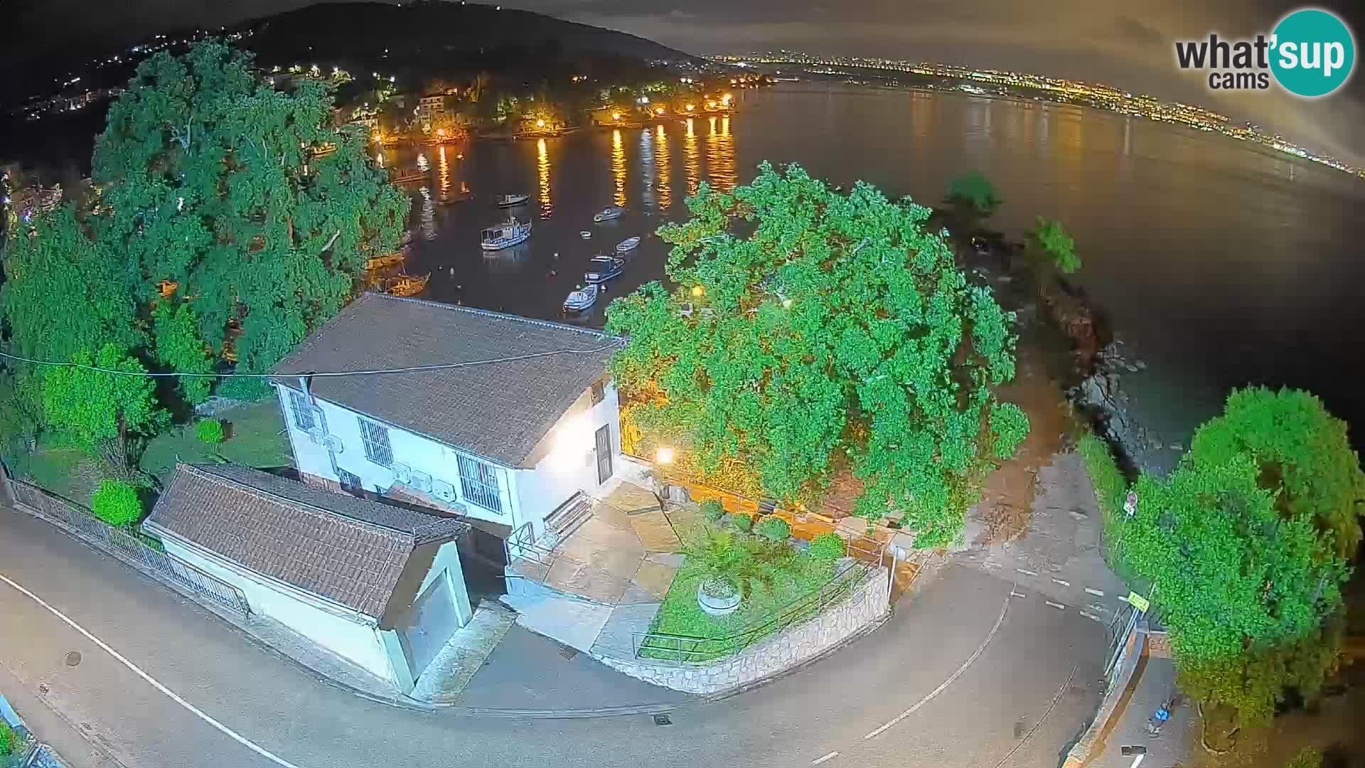 Ika Harbor Webcam – LIVE View of the Harbor and Opatija Lights