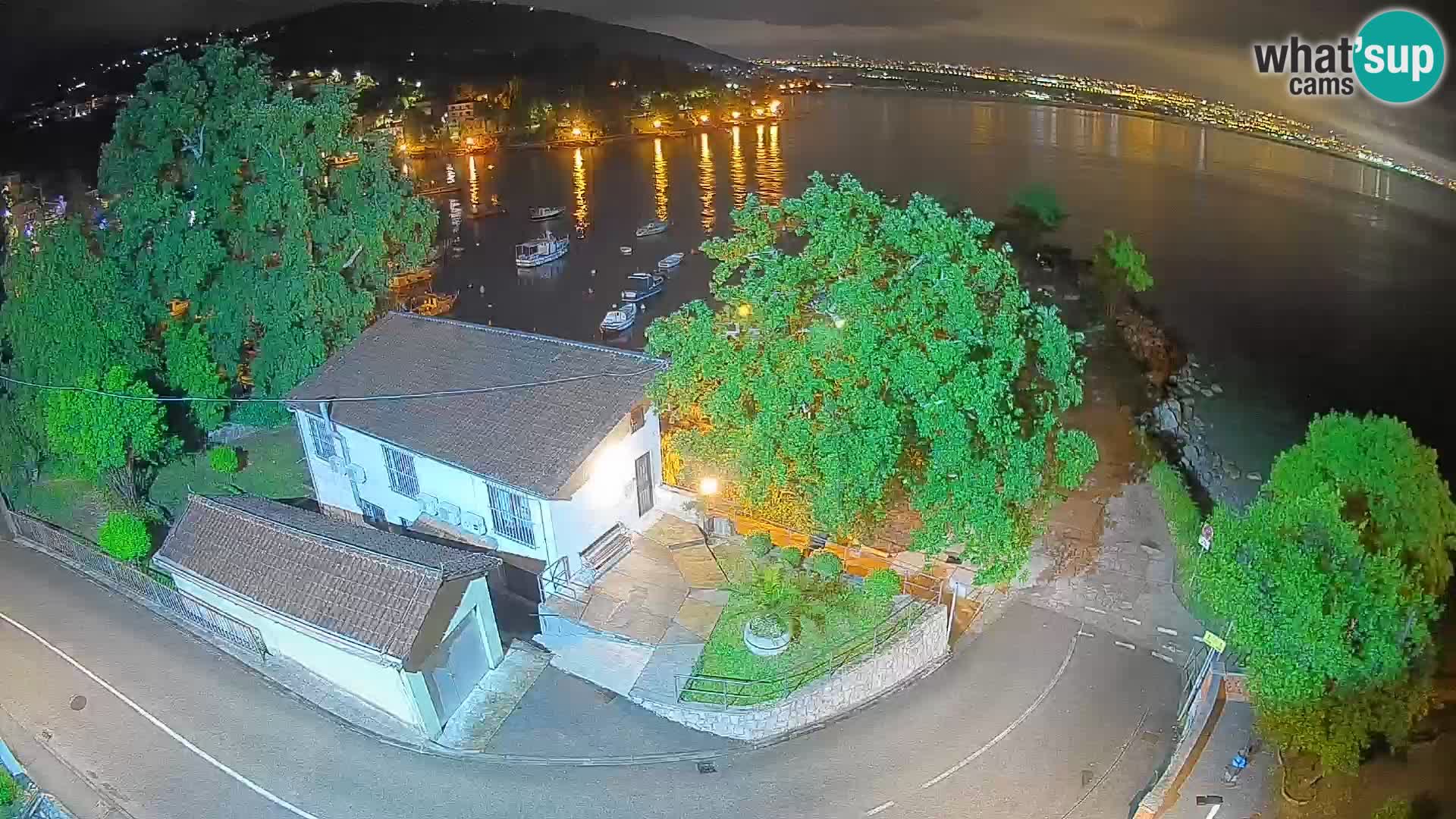 Ika Harbor Webcam – LIVE View of the Harbor and Opatija Lights