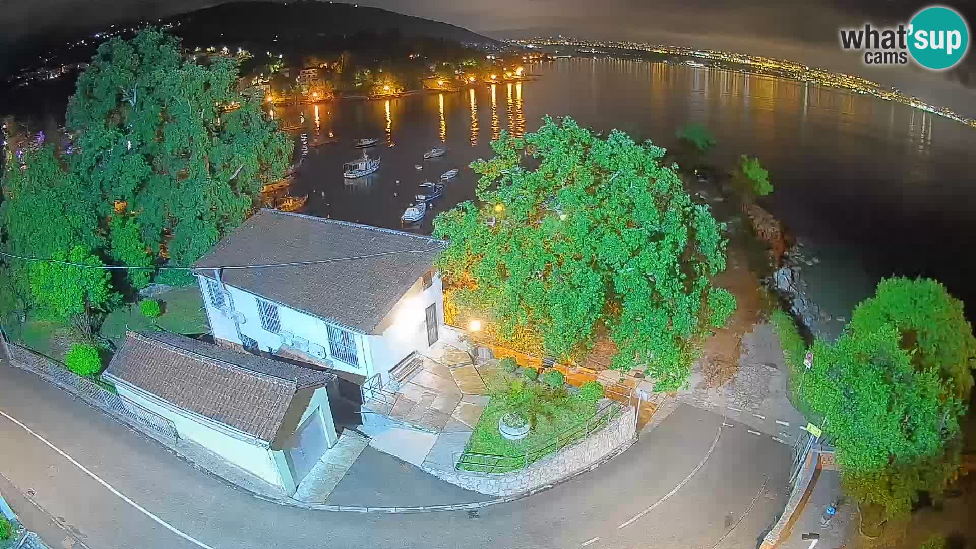 Ika Harbor Webcam – LIVE View of the Harbor and Opatija Lights