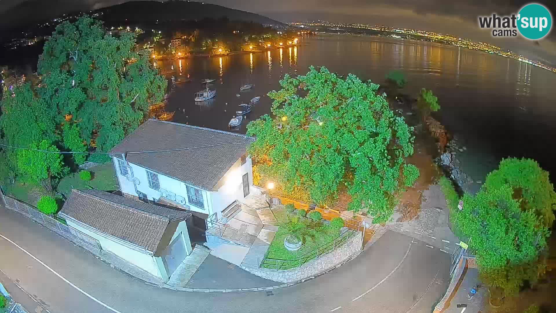 Ika Harbor Webcam – LIVE View of the Harbor and Opatija Lights