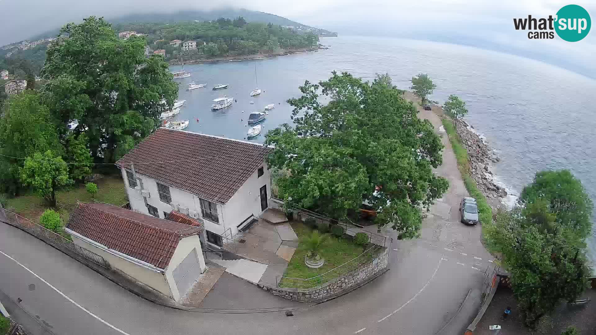 Web kamera luka Ika – Pogled uživo na luku i svjetla Opatije