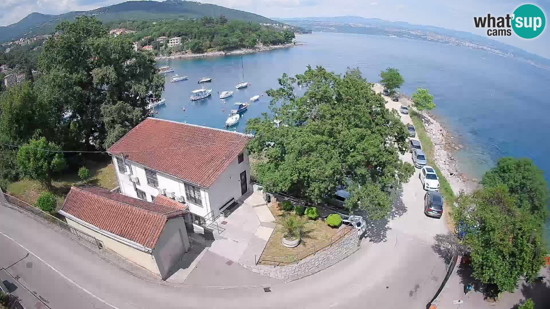 Spletna kamera pristanišče Ika – Pogled v živo na pristanišče in luči Opatije
