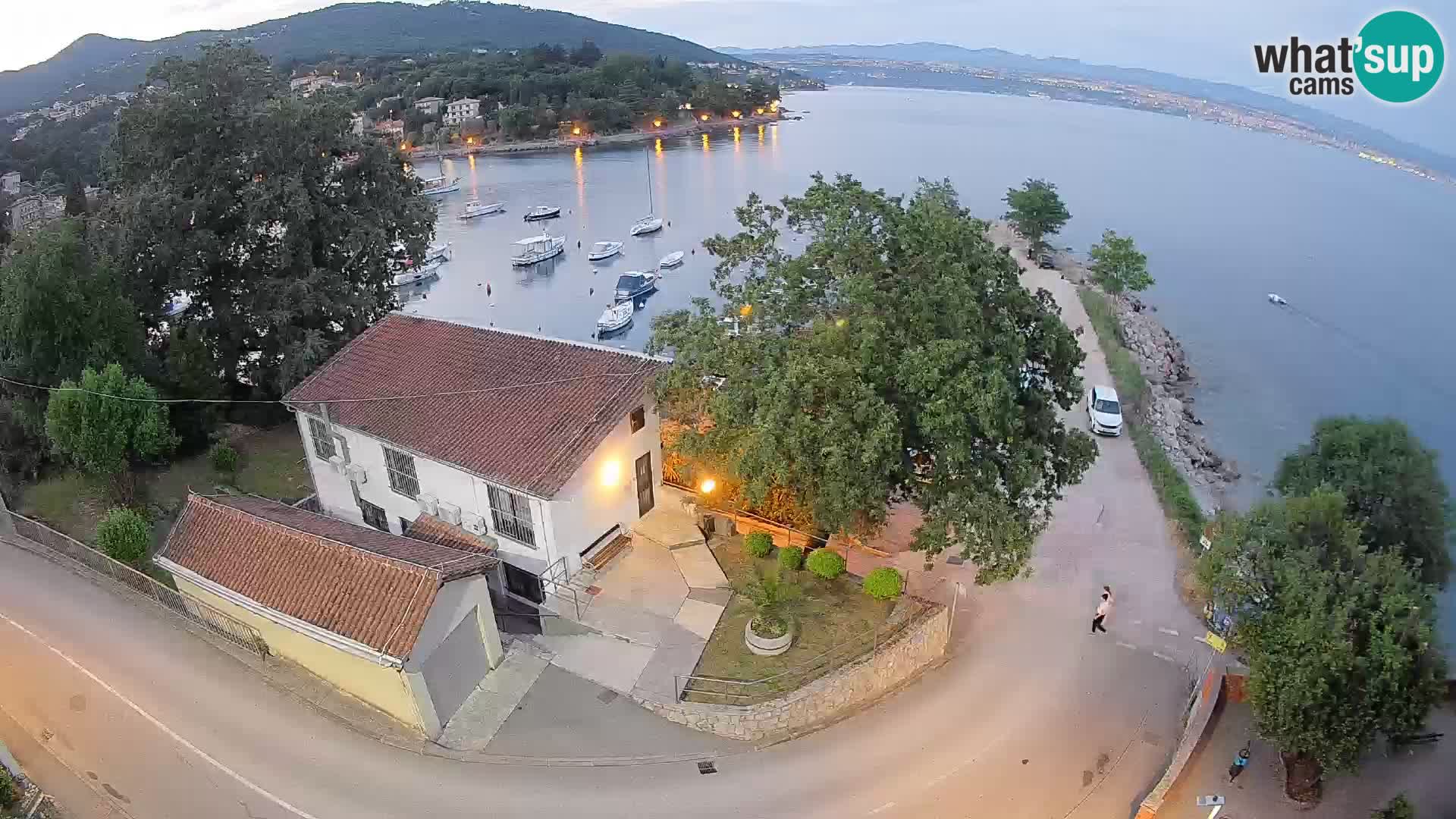Ika Harbor Webcam – LIVE View of the Harbor and Opatija Lights