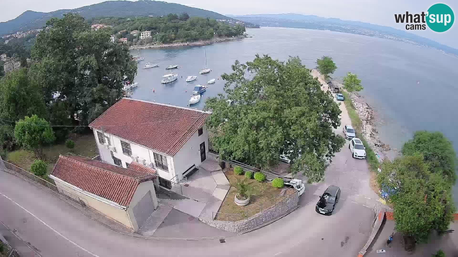 Web kamera luka Ika – Pogled uživo na luku i svjetla Opatije