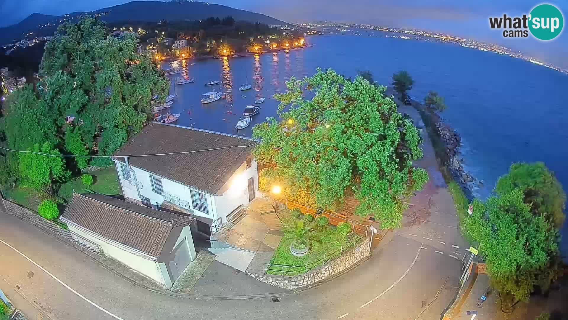 Ika Harbor Webcam – LIVE View of the Harbor and Opatija Lights