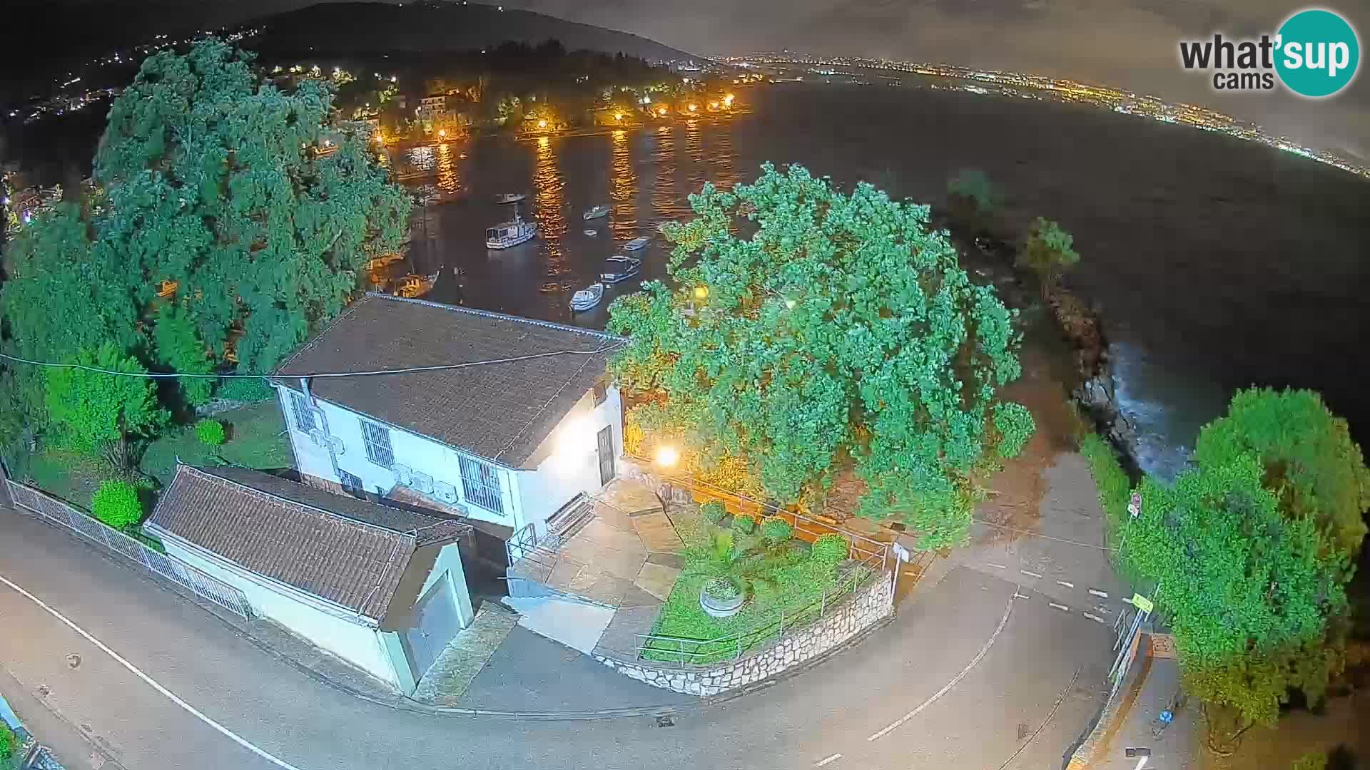 Ika Harbor Webcam – LIVE View of the Harbor and Opatija Lights