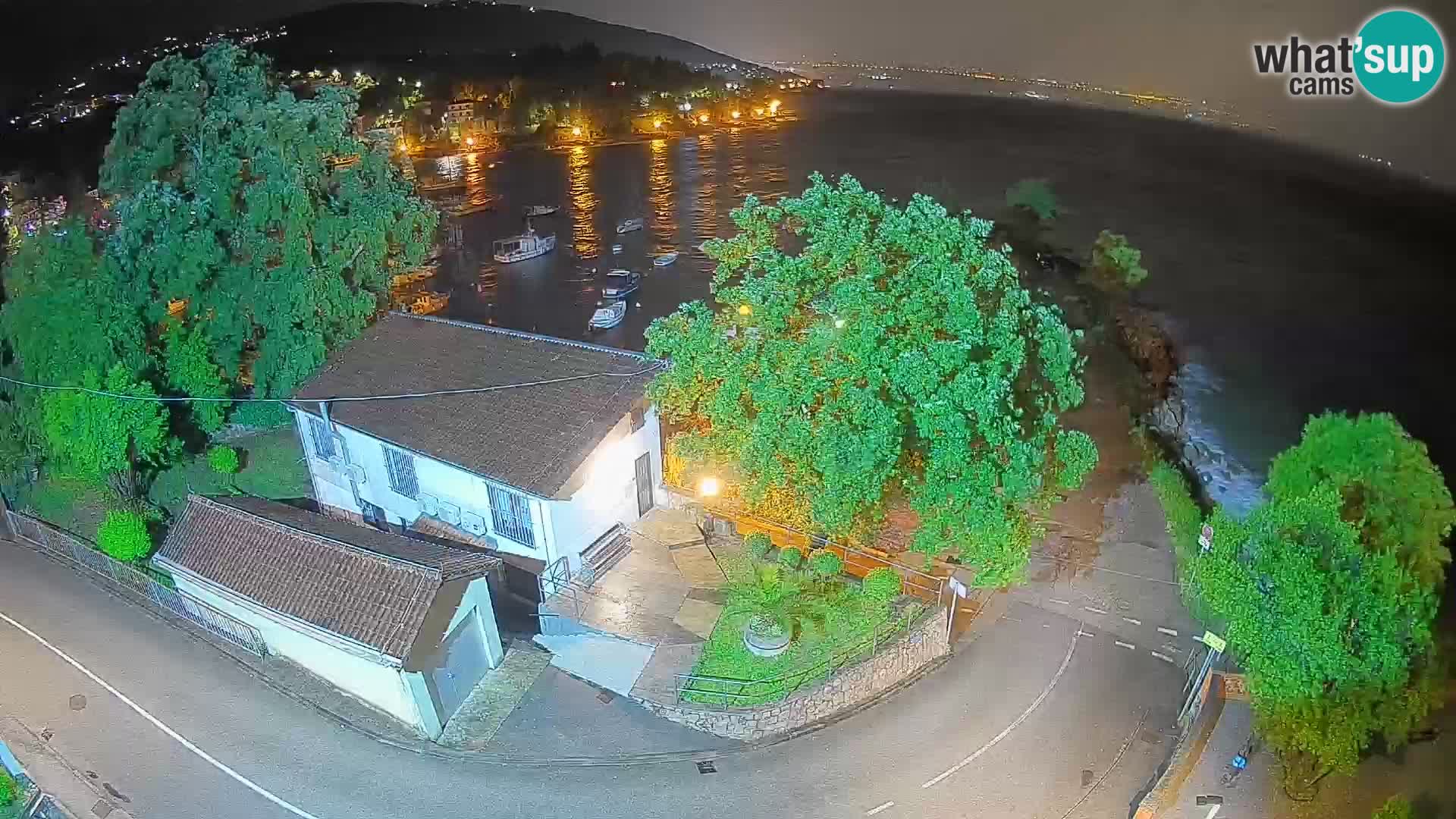 Ika Harbor Webcam – LIVE View of the Harbor and Opatija Lights