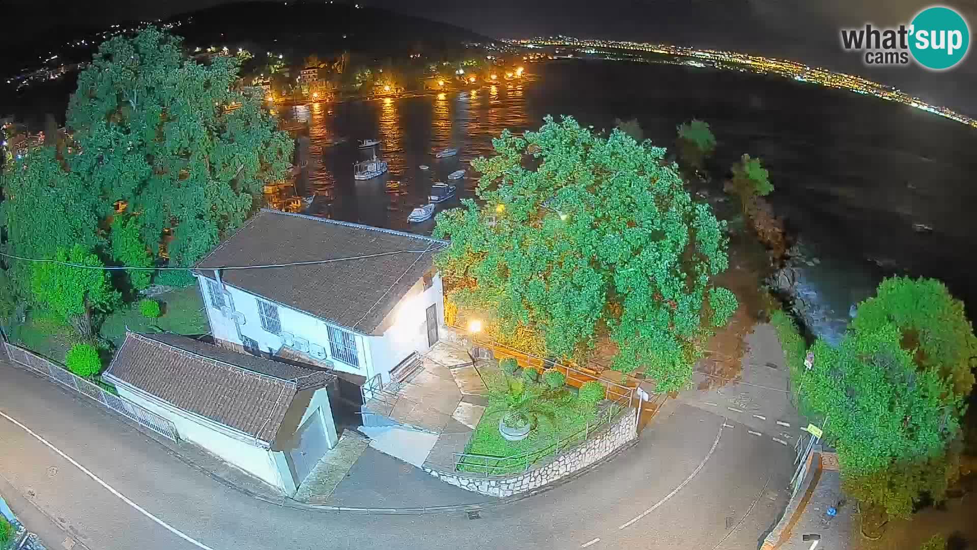Ika Harbor Webcam – LIVE View of the Harbor and Opatija Lights