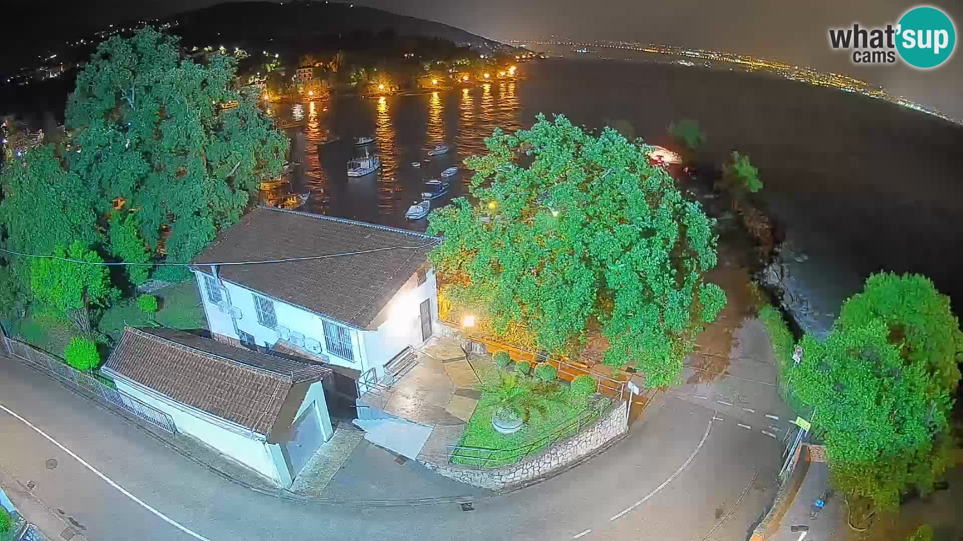 Ika Harbor Webcam – LIVE View of the Harbor and Opatija Lights
