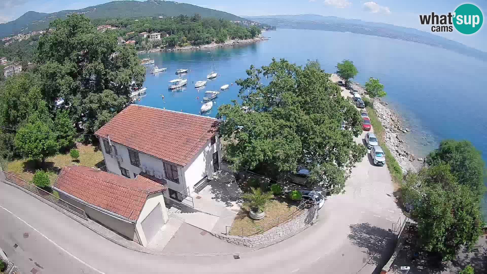 Spletna kamera pristanišče Ika – Pogled v živo na pristanišče in luči Opatije